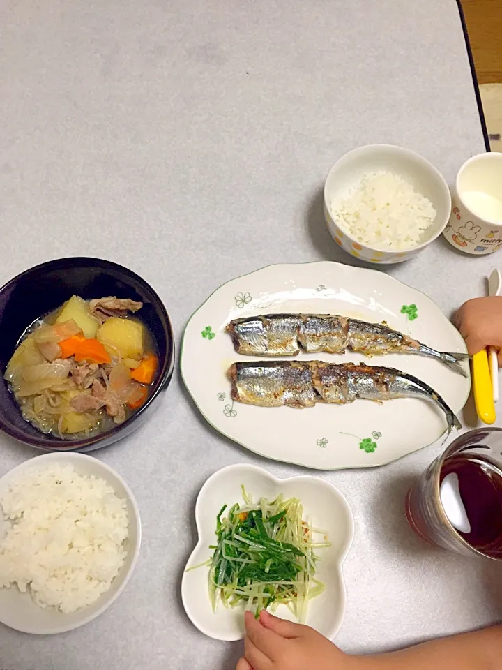 Snapdishの料理写真:和食 秋刀魚肉じゃが水菜のポン酢お浸し|はるをさん