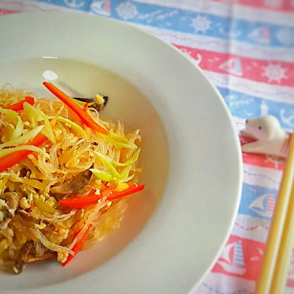 ftied glass noodles with green marrow n dried mushrooms|Chua Jeanさん