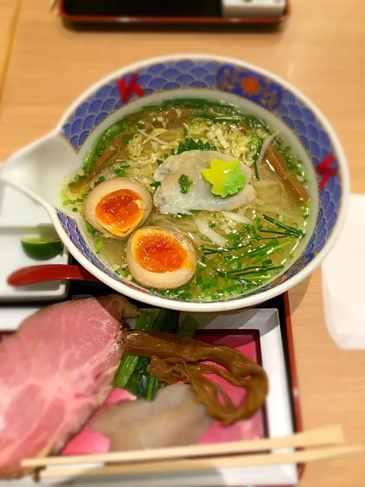 Snapdishの料理写真:ふぐ出汁ラーメン|丸蔵さん