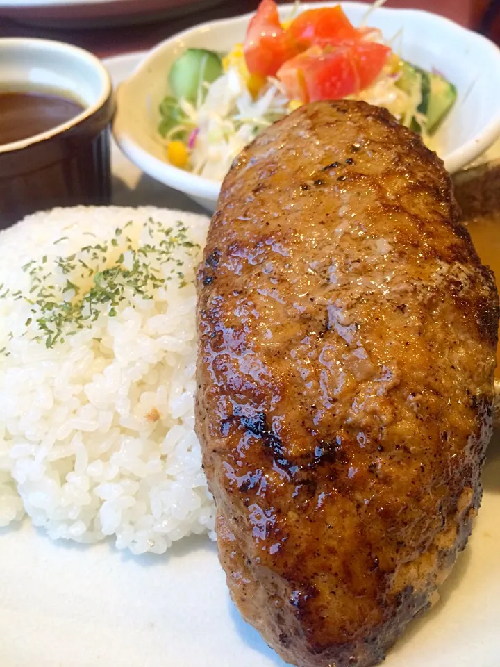 マインズさんにて ハンバーグ|ナナさん