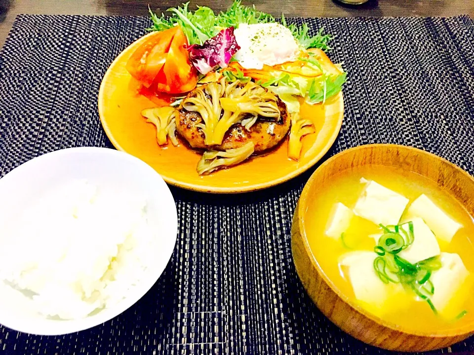 舞茸あんかけハンバーグ^o^
シーザーサラダ
今日の晩御飯(^○^)|るみさん