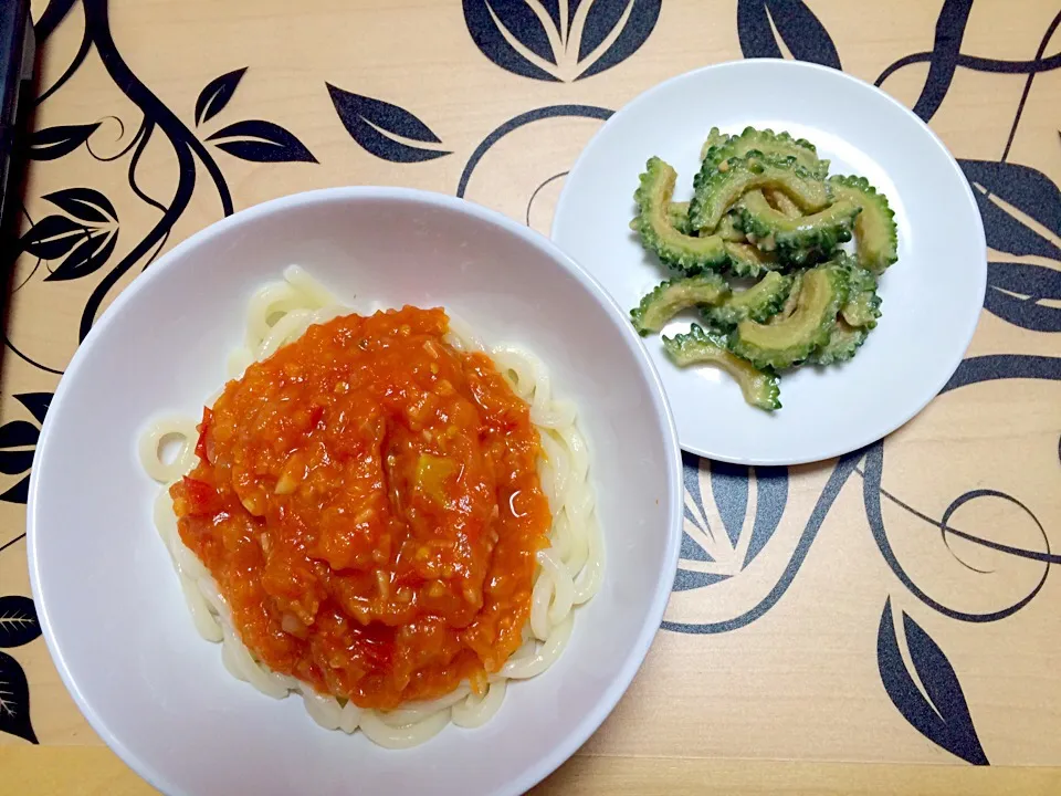 Snapdishの料理写真:自家製トマトソースうどん&ゴーヤ味噌漬け|Chika Kitagawaさん