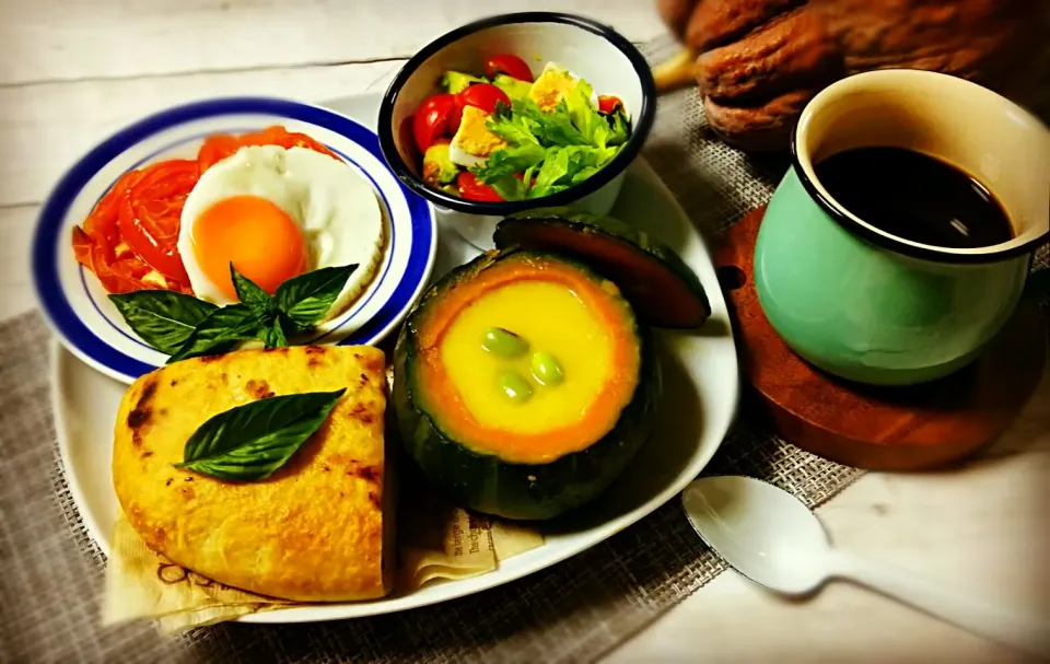 Snapdishの料理写真:朝ごぱん🍞じゃがいものフォカッチャ🎵|キム姉さん