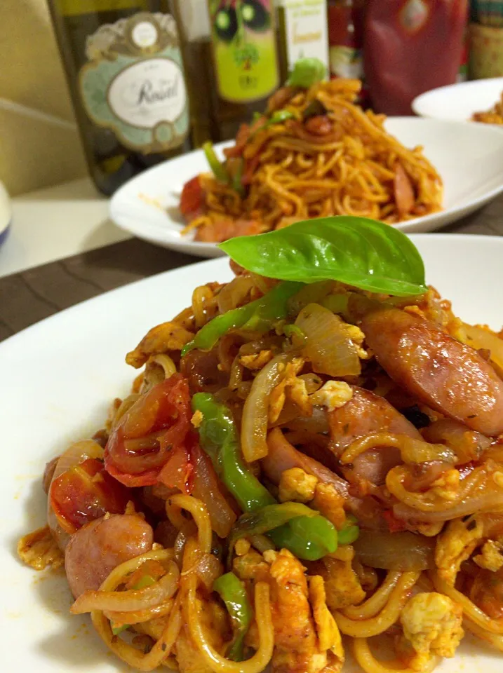 Snapdishの料理写真:イタリアン焼きそば！ なつかしいウィンナー炒めからの連鎖で これまたなつかしぃ〜1品σ(´~｀*)|Yuuki🍷🍶🍻さん