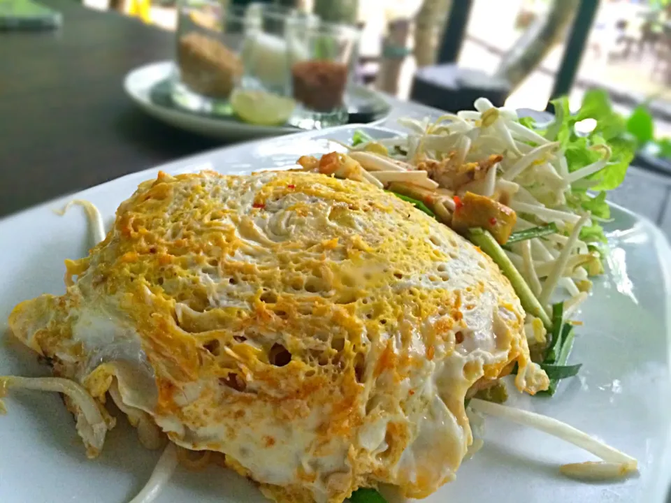 Phad Thai egg wrap|Issara. 🍴さん