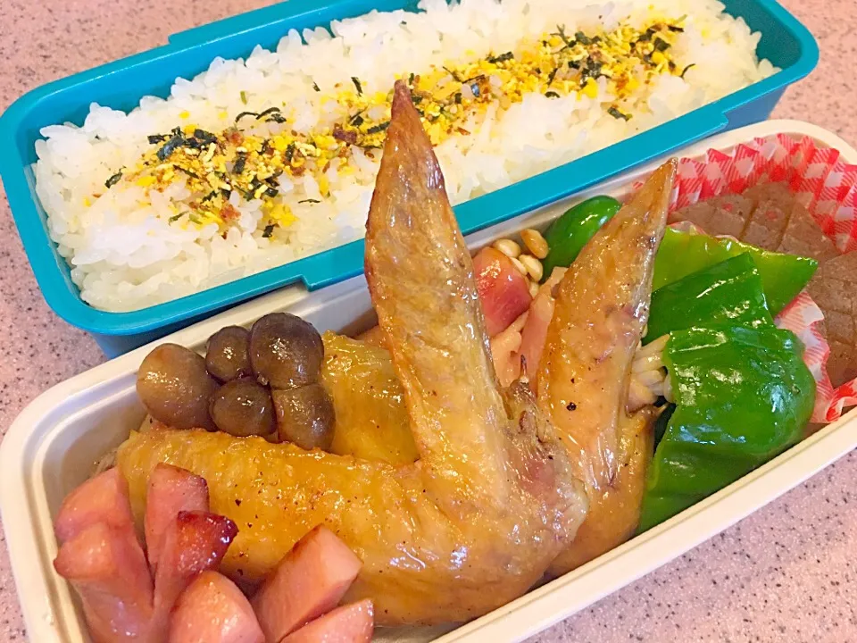 かなりお久な息子弁当〜😬
模試なのに手羽先にしちまった😰|Seikoさん