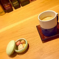 Snapdishの料理写真:コーヒー&マカロン風お菓子@なかがわ|Shuhei  Hasegawaさん