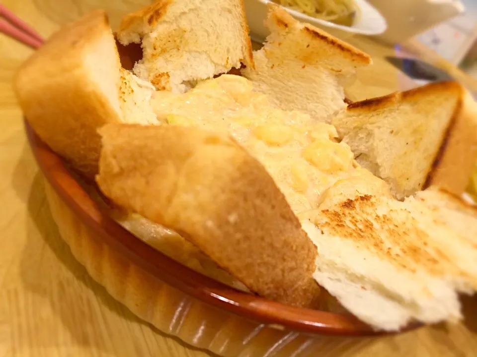 パンとじゃが芋！じゃが芋好きにはたまらん！|カズキ君の料理🍳😋💕たまに私🤓さん