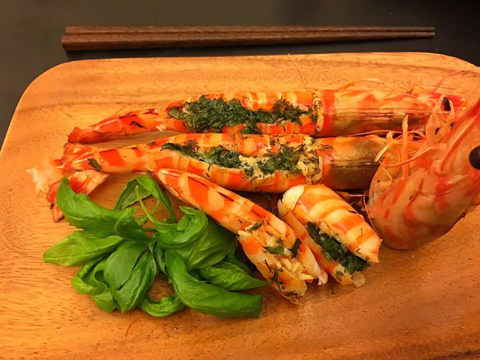 Wild kuruma prawn with herbs garlic and home-grown basil|Alvin Loさん