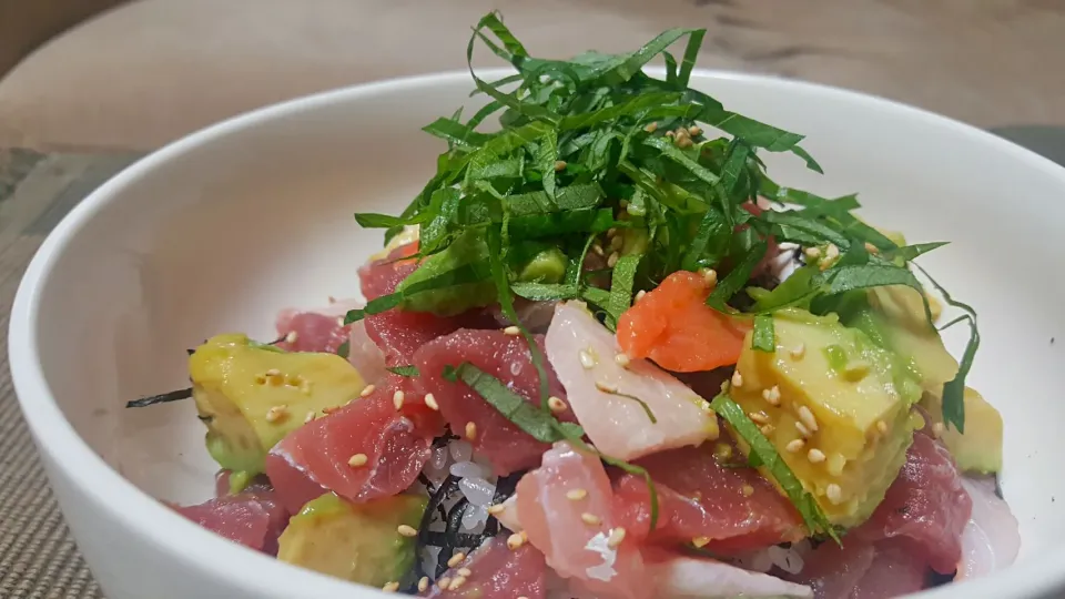 海鮮アボカド丼|しあるさん