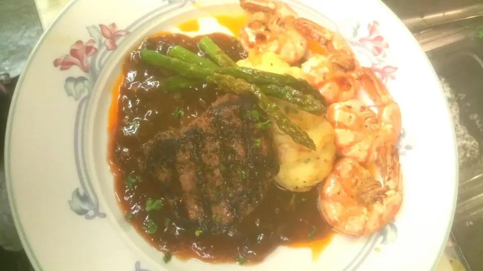 NY With tiger prawns aperagus and baked potato|alex mayburyさん