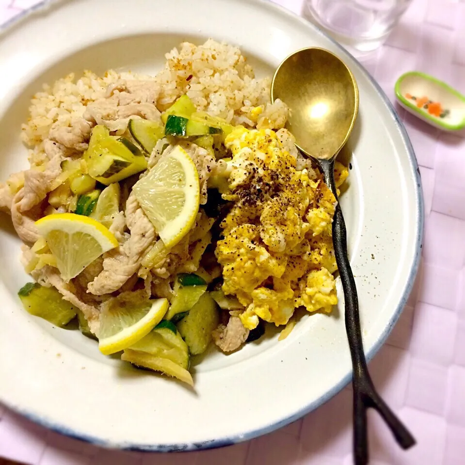 レモンと塩漬けきゅうり、豚肉の炒め、ふわたま添え／Stir-fried Pork with Pickled Cucumber, Lemon🍋|angiee♡さん