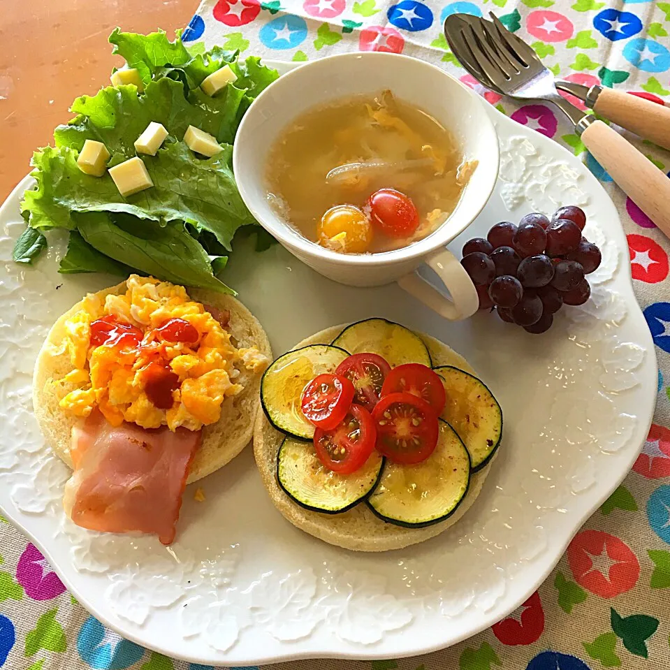 #イングリッシュマフィン で朝食|さくらんぼ🍒さん