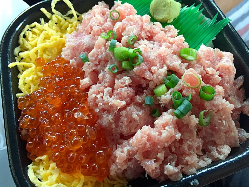 Snapdishの料理写真:いくらネギトロ丼*\(^o^)/*|きのすけさん