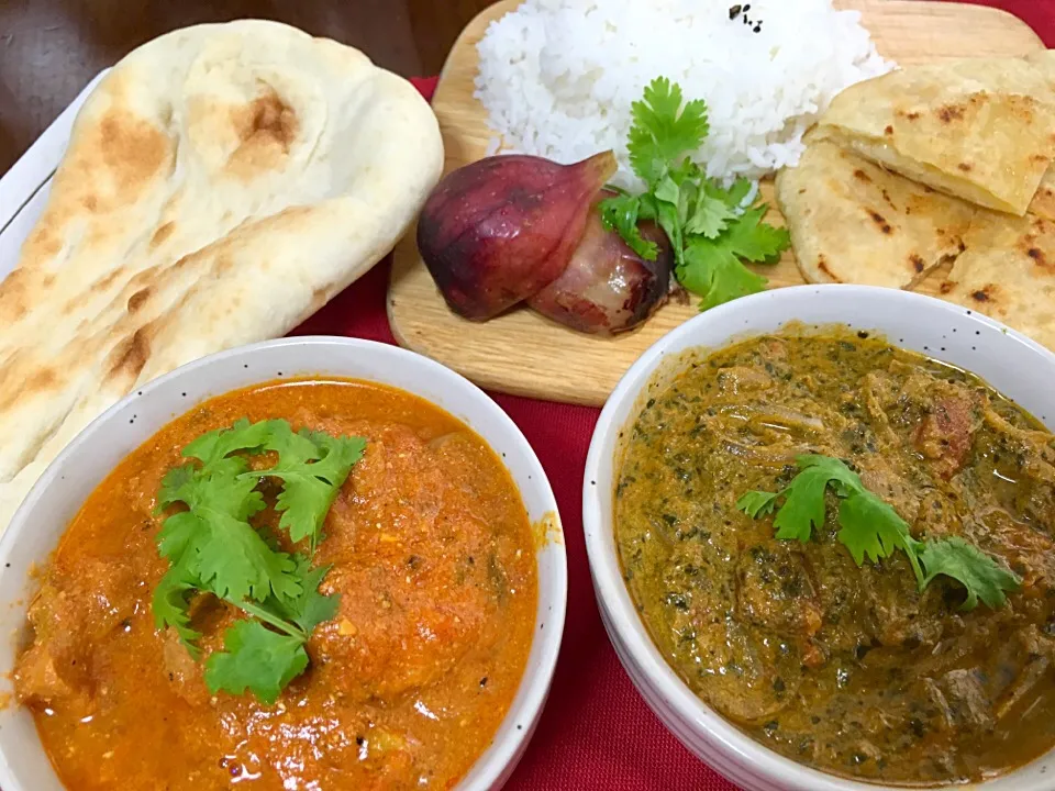 バターチキンカレーとほうれん草カレー。クルチャとナンとバスマティライス。Chicken curry & Spinach curry!!! Naan, rice & Kulcha.|yorikoさん