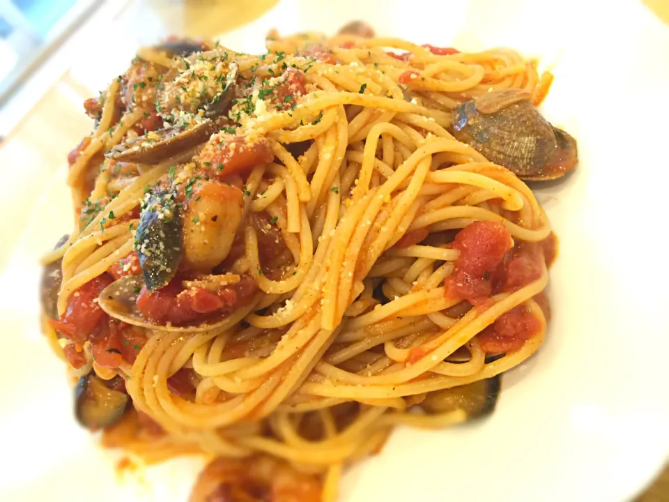 Snapdishの料理写真:トマトパスタ！カズキ君のアサリは凄く美味しい！|カズキ君の料理🍳😋💕たまに私🤓さん