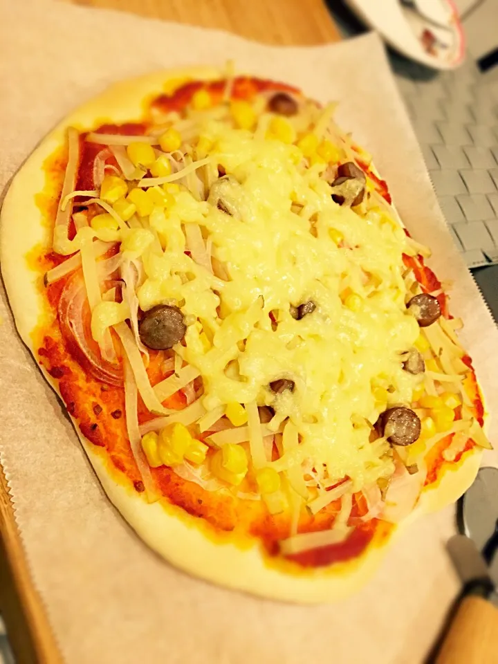 シャキシャキジャガイモせん切りたっぷりのトマトチーズpizza|okazuさん