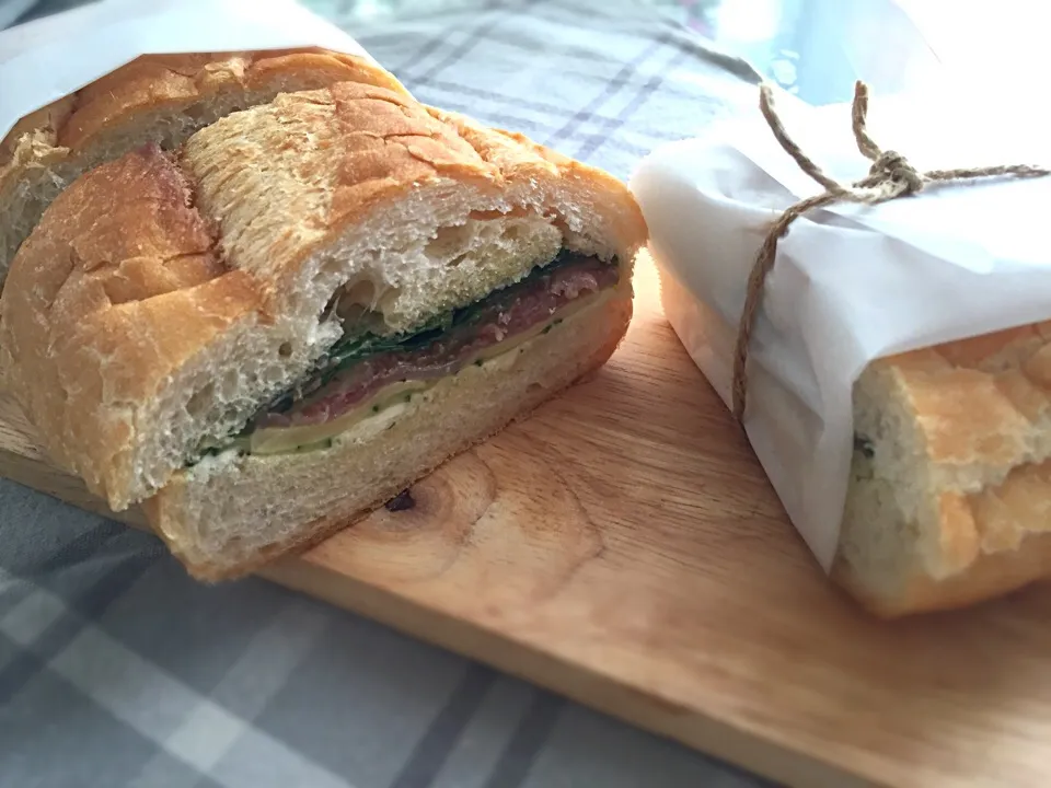 Pressed sandwich
コンテチーズと生ハムのプレスドサンドイッチ|mayumiさん