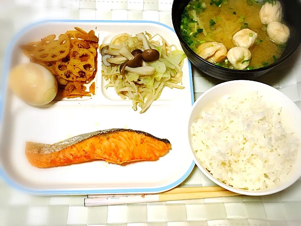 焼き鮭、きんぴら、味付けたまご、蒸し野菜、みそ汁|くろねこっく🐈‍⬛さん