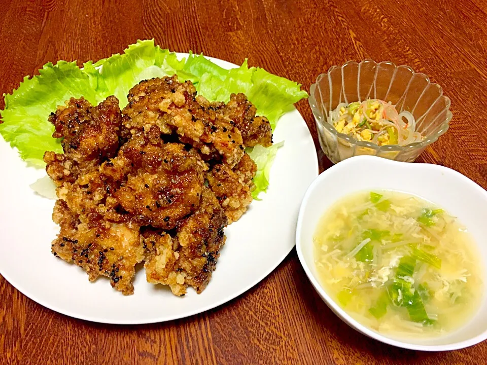 甘辛唐揚げ、サツマイモ春雨の酢の物、モヤシとレタスの中華スープ🐼|おかんさん