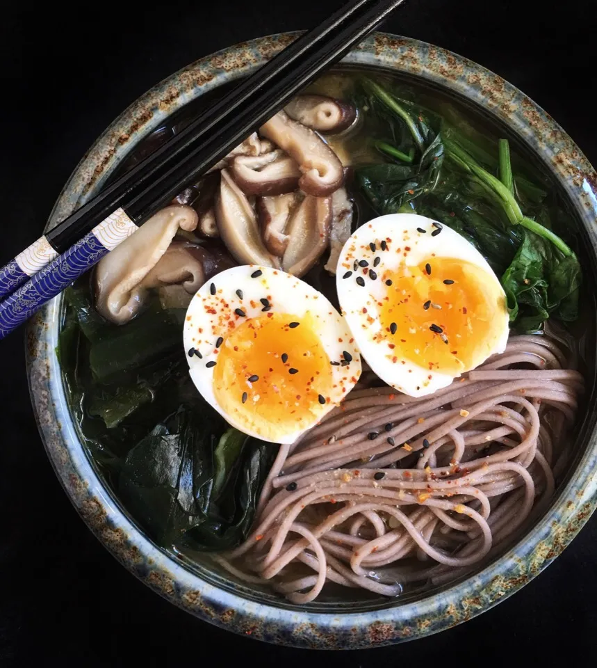 Snapdishの料理写真:Juwari soba in miso broth with wakame, shiitake, spinach and soft egg|coxiella24さん