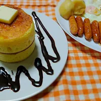 Snapdishの料理写真:厚焼きホットケーキ|pyonさん