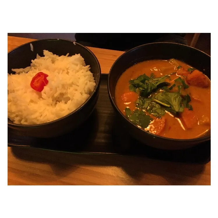 kang curry（yellow curry）,
strawberry smoothie|女神さん