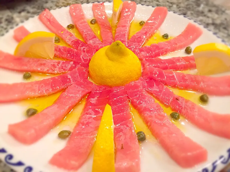 Carpaccio di Tonno al limone e capperi in salsa di olio EVO di frantoio !|Fabio  Palmieriさん
