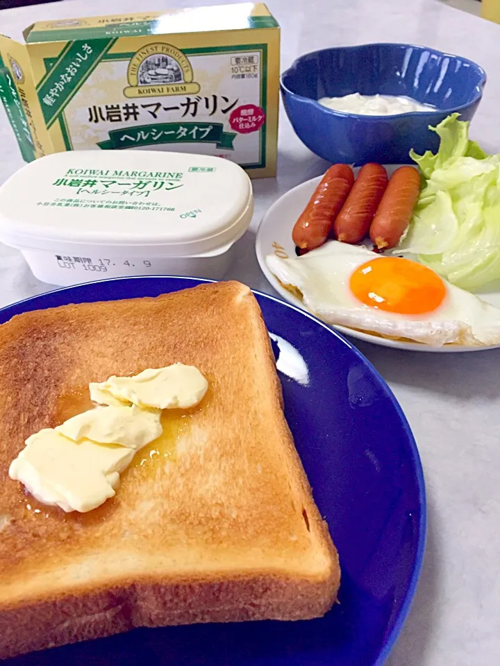 朝食🍞
（小岩井マーガリン【ヘルシータイプ】）|じゅごんさん