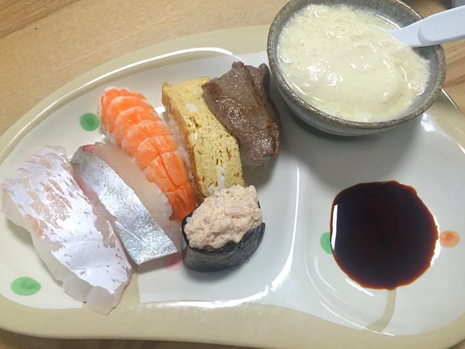 子ども用お寿司プレート 豆乳豆腐作りたかったけど、ゆし豆腐になった(^^;;|さくたろうさん