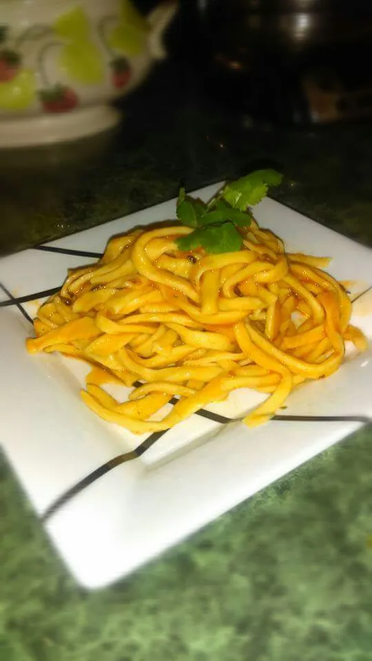 Fresh made pasta with my own tomato sauce.|Derek Ortizさん