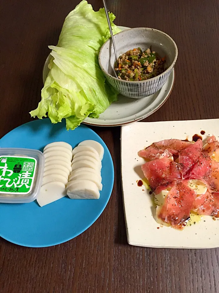 8月29日夕飯 肉味噌レタス 生ハム桃 板わさ|やすこさん