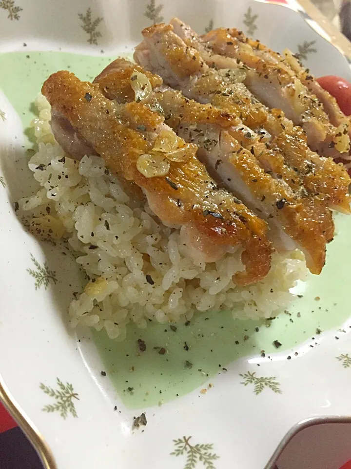 Snapdishの料理写真:炊飯器で作るガーリックチキンライス|ZAWA29Kitchenさん