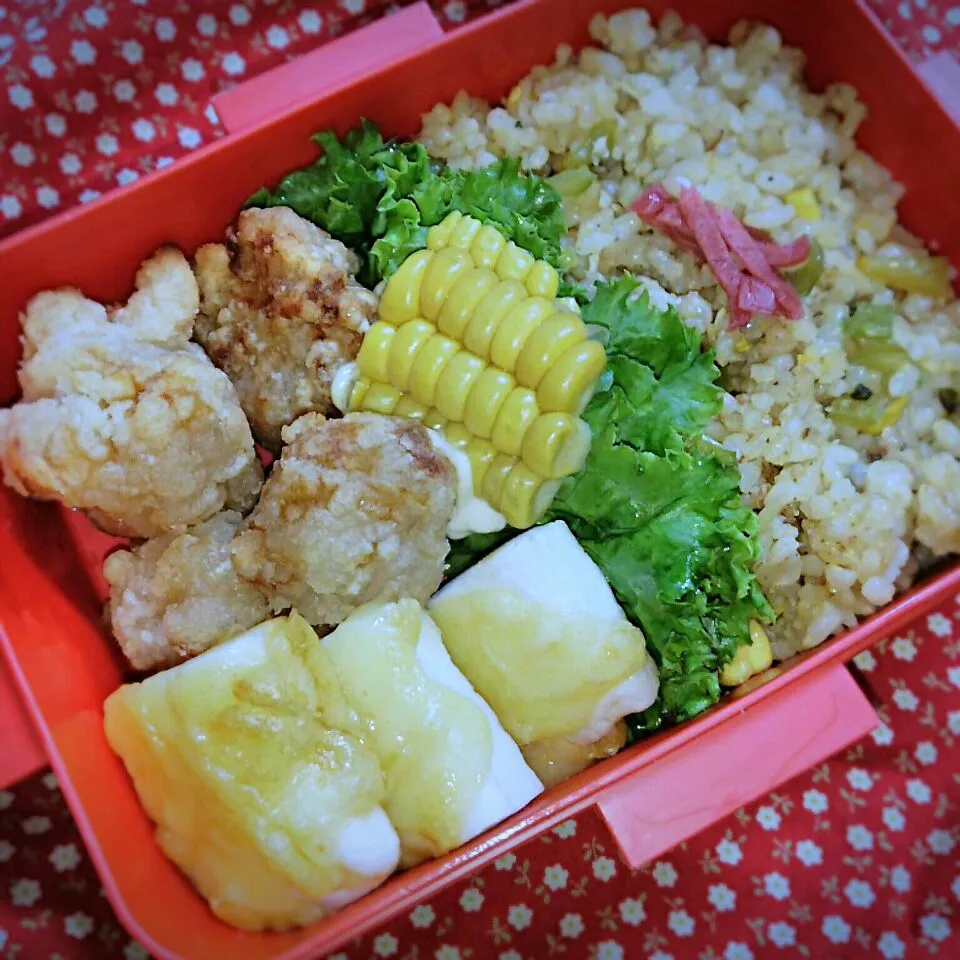 娘弁当🍱
   焼き飯
   はんぺんチーズ焼き|miimiさん