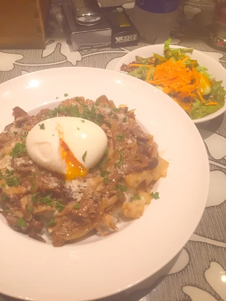 Snapdishの料理写真:ランチの残り駆使してまかないなんか丼(^^)|basilさん