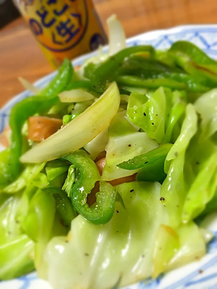 火の通し加減は野菜炒めと生野菜の中間くらい、ナイスです ＼(^o^)／|赤いウインナーさん