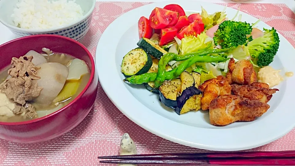 日清のからあげ粉で唐揚げ！ズッキーニ、なす、ししとうの素揚げ。芋煮。|みんさん