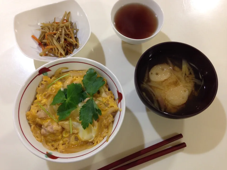 親子丼、きんぴらごぼう、麩の味噌汁|RUIさん