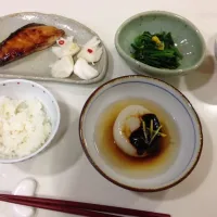 Snapdishの料理写真:鰤の照り焼き、ふろふき大根、ほうれん草の胡麻和え|RUIさん