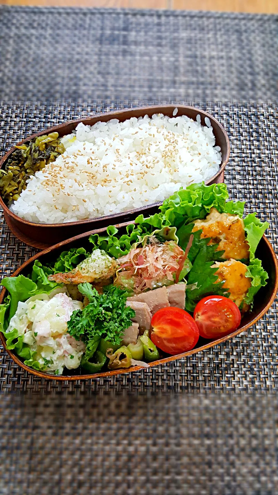 Snapdishの料理写真:今日のお弁当🎵 鶏つくね～～🐔🐔🐔🐔|クッキングオヤジさん