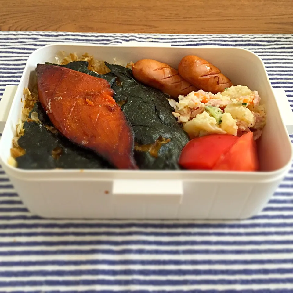 今日の旦那様お弁当(◍•ᴗ•◍)
鮭ノリ弁〜|あさこさん