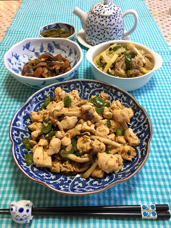 鶏肉のバジル&チリソース炒め！

昨日の残りのグリーンカレー。

鯵の漬け(*^^*)|amikaさん