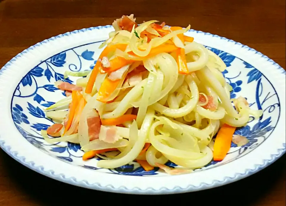 焼きうどん😋バター醤油味です🎵|あらいぐまのしっぽさん