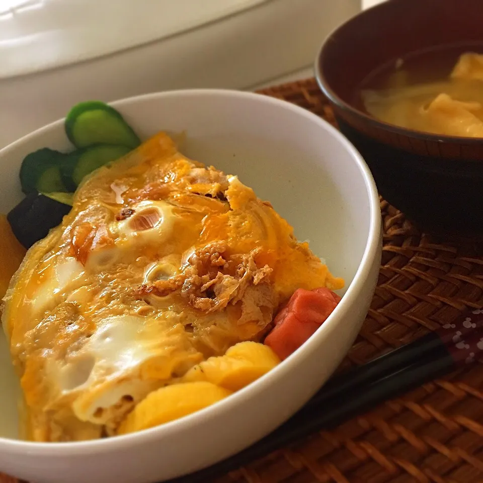 たまご丼、大根と油揚げのお味噌汁|Yuriさん