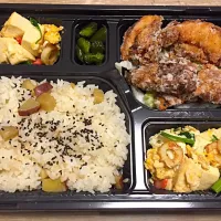 Snapdishの料理写真:芋ご飯唐揚げ弁当〜！|Takako Nさん