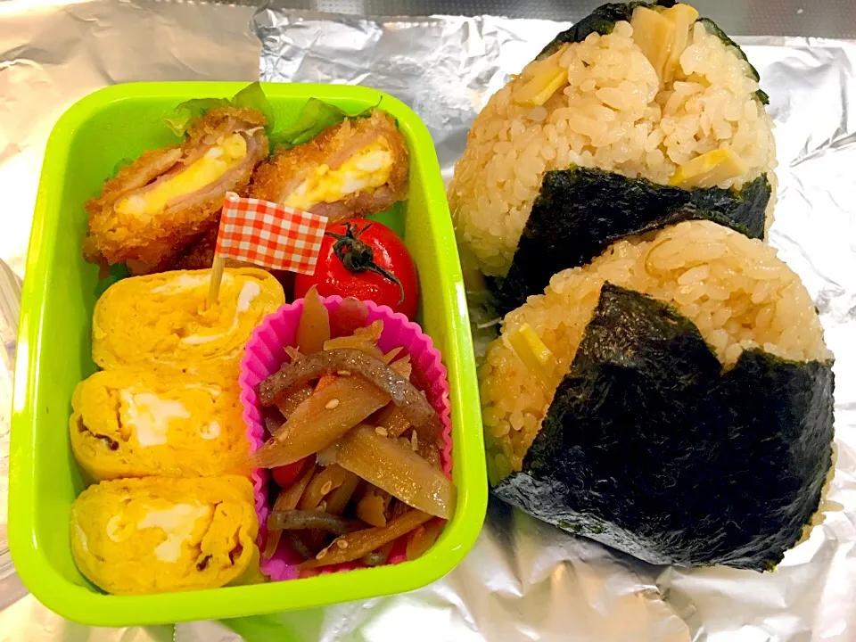 Snapdishの料理写真:おにぎり弁当|ゆりえさん