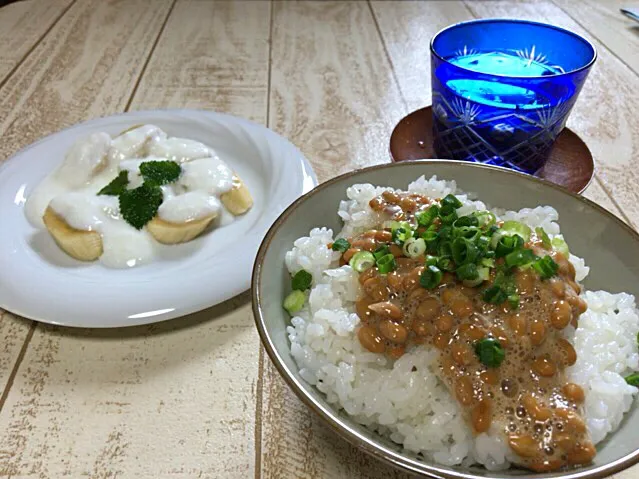 今日の男飯(⌒-⌒; )朝ご飯バージョン♫
納豆&バナナのヨーグルト載せ♫|ひーちゃんさん