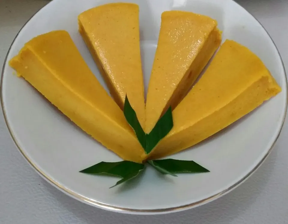 Snapdishの料理写真:Bingka Labu ( Bingka Kabocha )|Dila Fadilaniさん