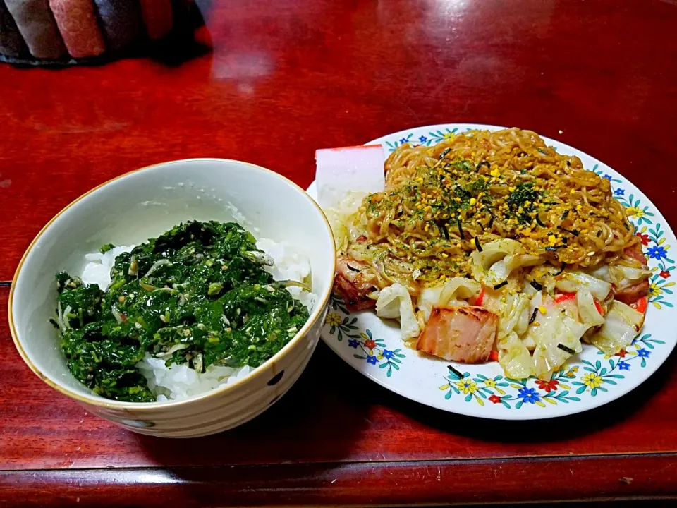 Snapdishの料理写真:またまた日清焼そばとモロヘイヤ丼 #日清焼そば #モロヘイヤ|Morito Kamiyaさん