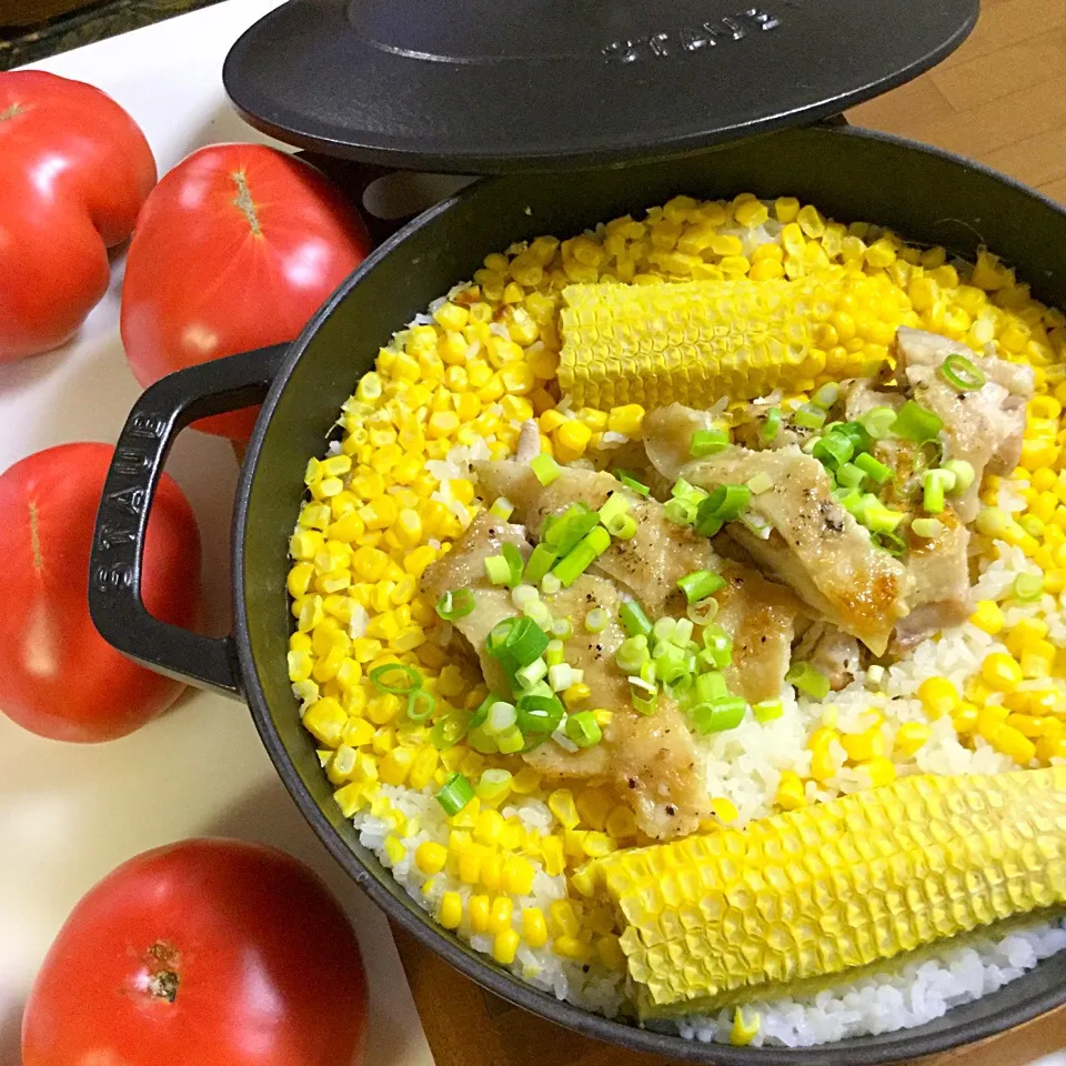 トウモロコシとチキンの
炊き込みごはん
生トウモロコシと
塩胡椒したチキンをさっと焼いて
お米と、炊きました|ゆかモンさん